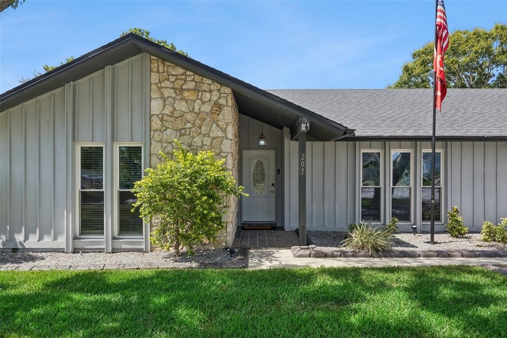 For Sale: $460,000 (3 beds, 2 baths, 1905 Square Feet)