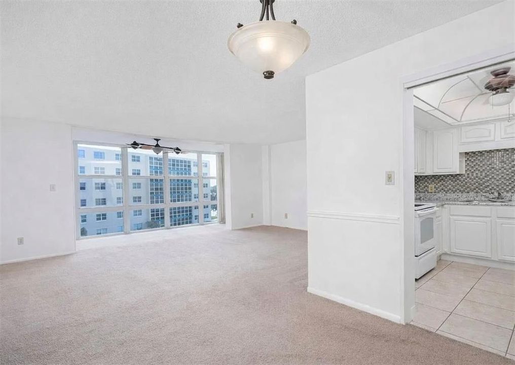 For Sale: $205,000 (2 beds, 2 baths, 1038 Square Feet)