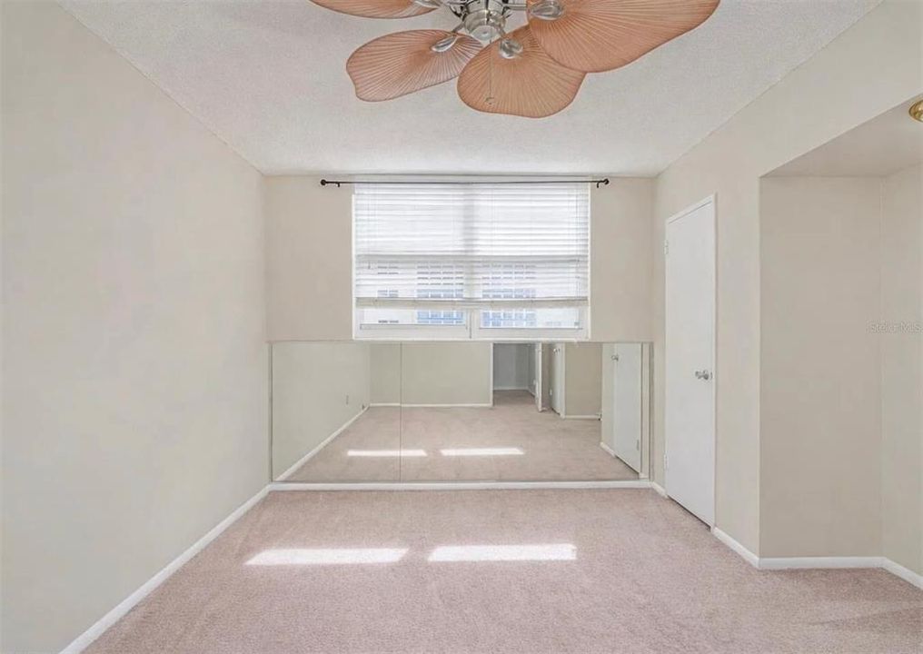 For Sale: $205,000 (2 beds, 2 baths, 1038 Square Feet)