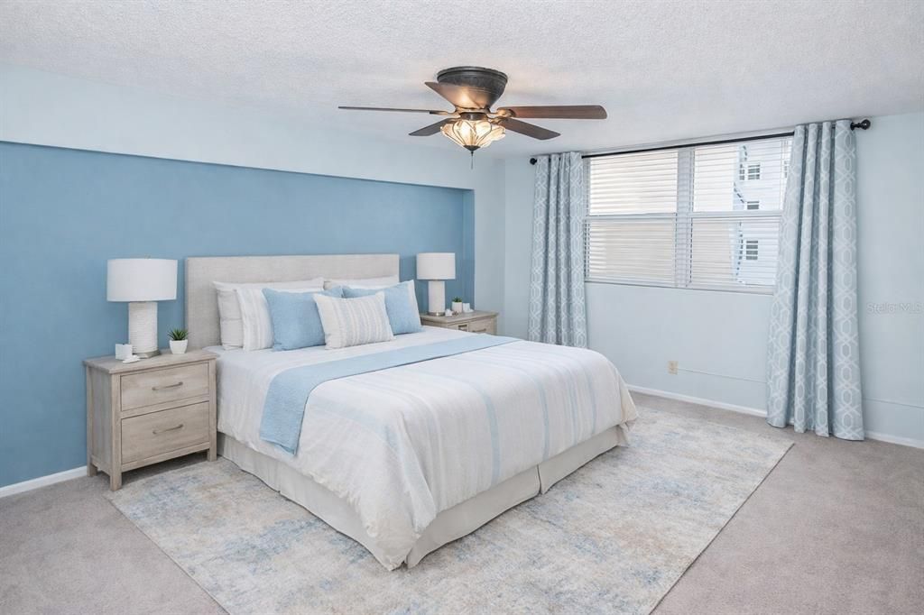 For Sale: $205,000 (2 beds, 2 baths, 1038 Square Feet)
