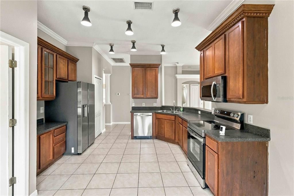En Venta: $375,000 (4 camas, 2 baños, 2112 Pies cuadrados)