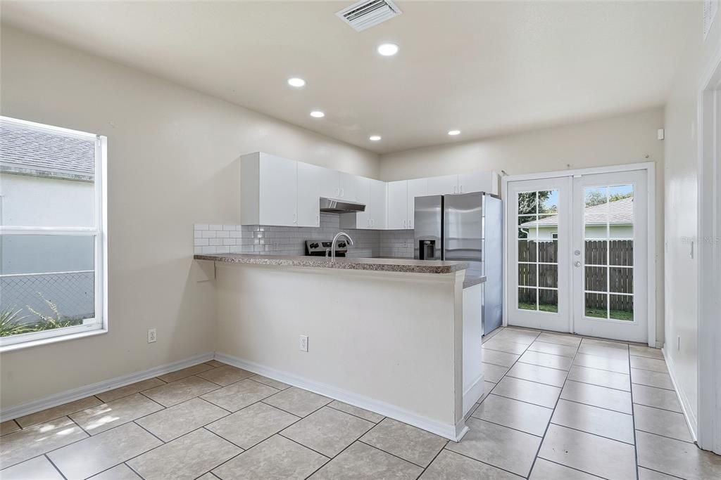En Venta: $299,900 (3 camas, 2 baños, 1280 Pies cuadrados)