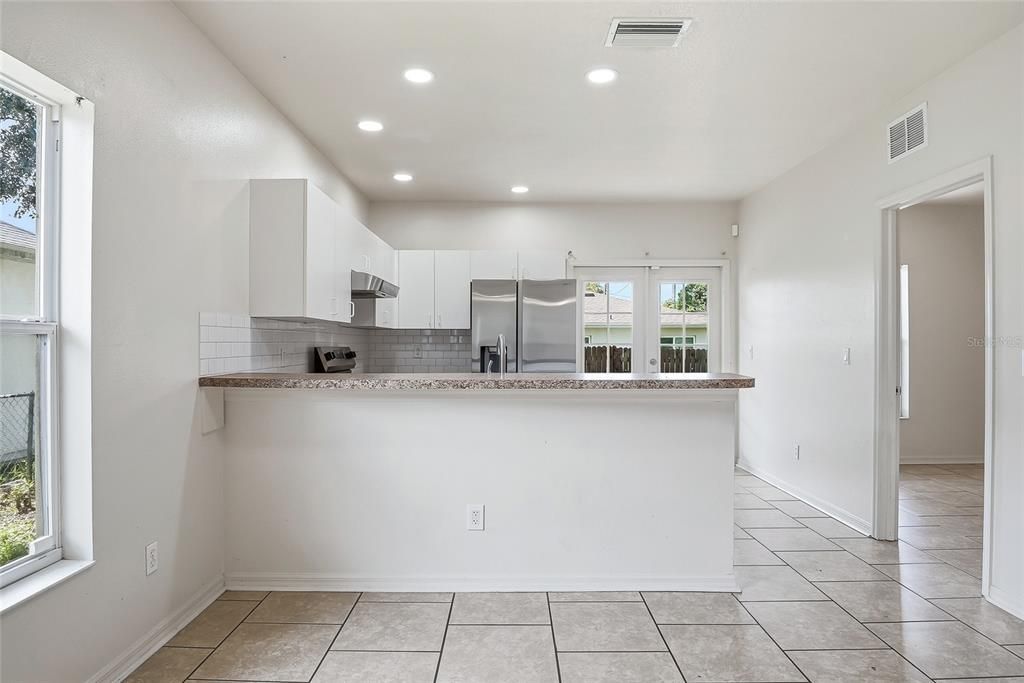 En Venta: $299,900 (3 camas, 2 baños, 1280 Pies cuadrados)
