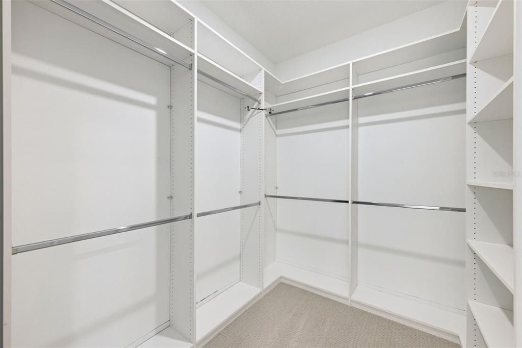 En Venta: $519,900 (4 camas, 2 baños, 2100 Pies cuadrados)