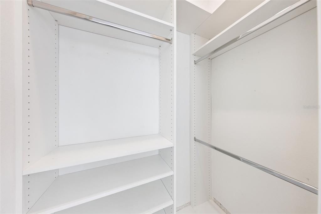 En Venta: $519,900 (4 camas, 2 baños, 2100 Pies cuadrados)