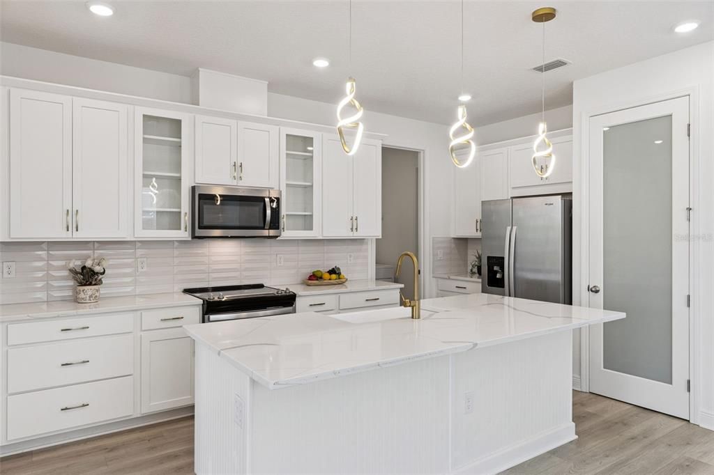 En Venta: $519,900 (4 camas, 2 baños, 2100 Pies cuadrados)