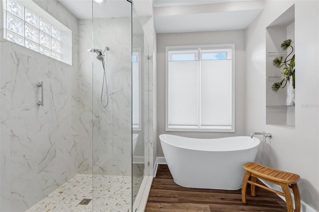 For Sale: $875,000 (3 beds, 2 baths, 2569 Square Feet)