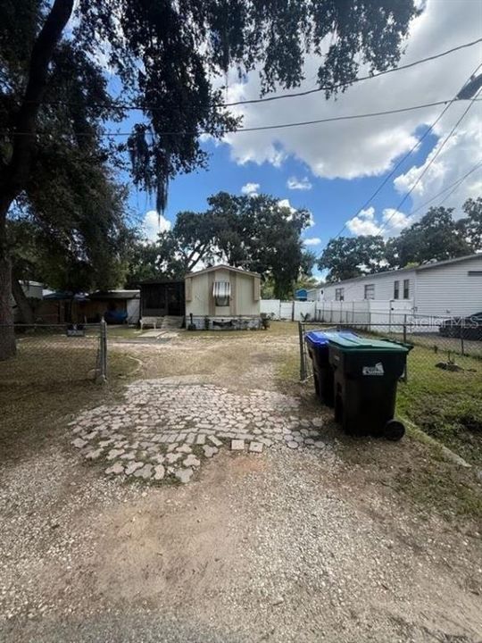 For Sale: $109,000 (2 beds, 1 baths, 812 Square Feet)