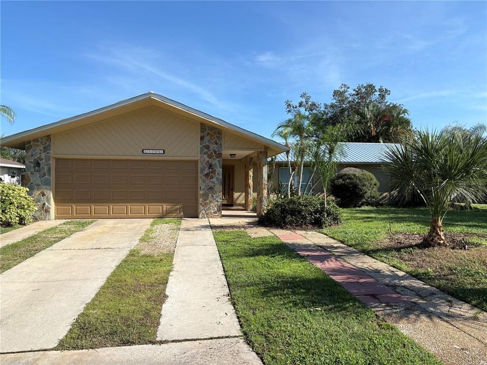 For Rent: $2,850 (3 beds, 2 baths, 1829 Square Feet)