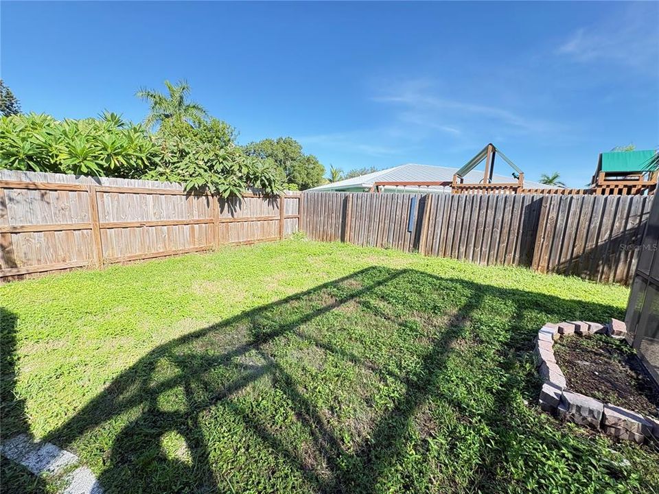 For Rent: $2,850 (3 beds, 2 baths, 1829 Square Feet)