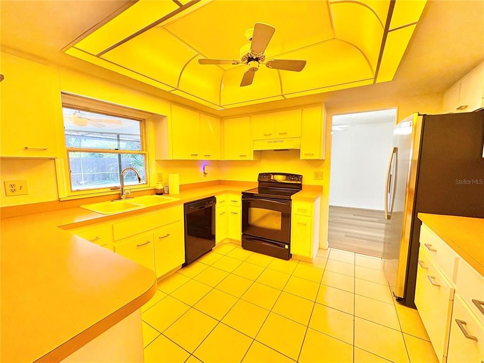 For Rent: $2,850 (3 beds, 2 baths, 1829 Square Feet)