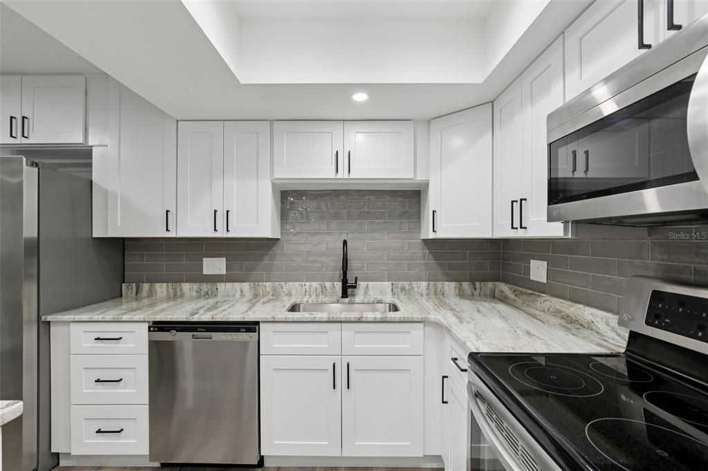На продажу: $459,900 (2 спален, 2 ванн, 1578 Квадратных фут)