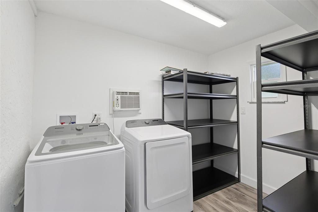 На продажу: $459,900 (2 спален, 2 ванн, 1578 Квадратных фут)
