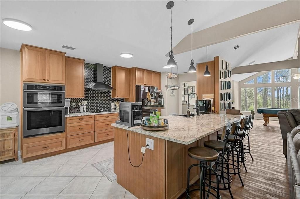 En Venta: $1,000,000 (3 camas, 2 baños, 2276 Pies cuadrados)