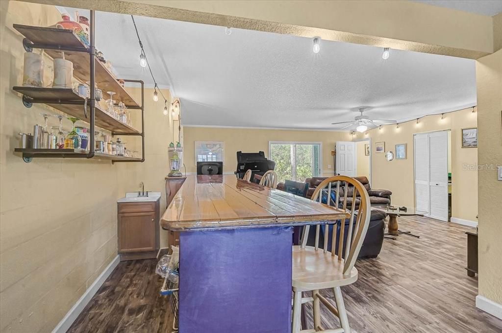 En Venta: $1,000,000 (3 camas, 2 baños, 2276 Pies cuadrados)