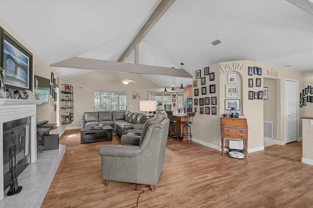 En Venta: $1,000,000 (3 camas, 2 baños, 2276 Pies cuadrados)