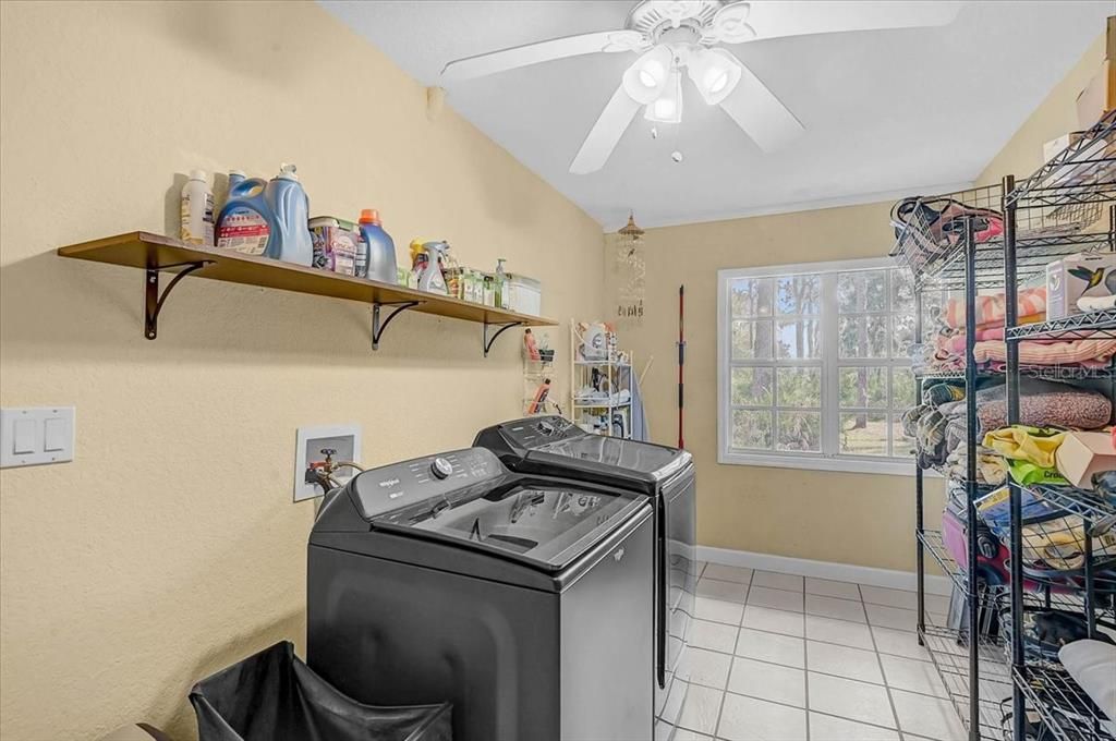 En Venta: $1,000,000 (3 camas, 2 baños, 2276 Pies cuadrados)