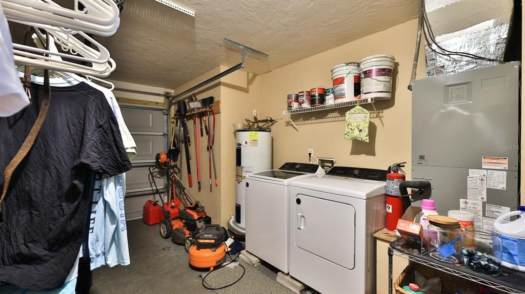 For Sale: $459,000 (4 beds, 4 baths, 1072 Square Feet)