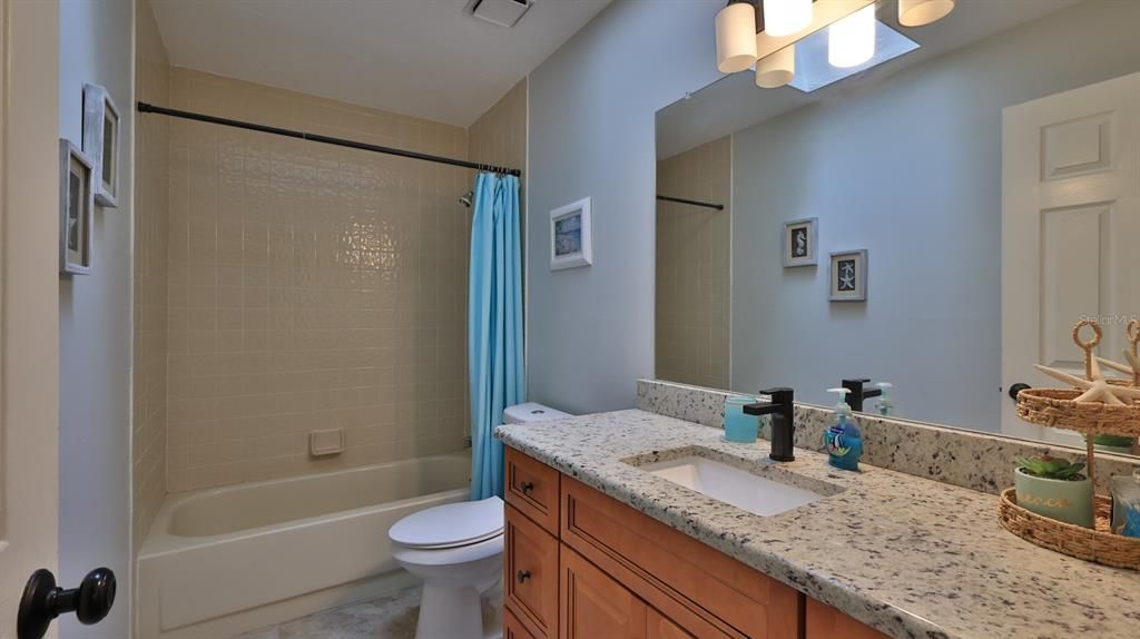 For Sale: $459,000 (4 beds, 4 baths, 1072 Square Feet)