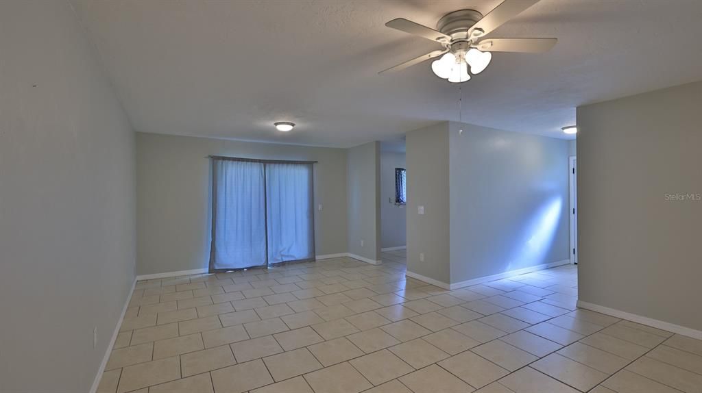 For Sale: $459,000 (4 beds, 4 baths, 1072 Square Feet)