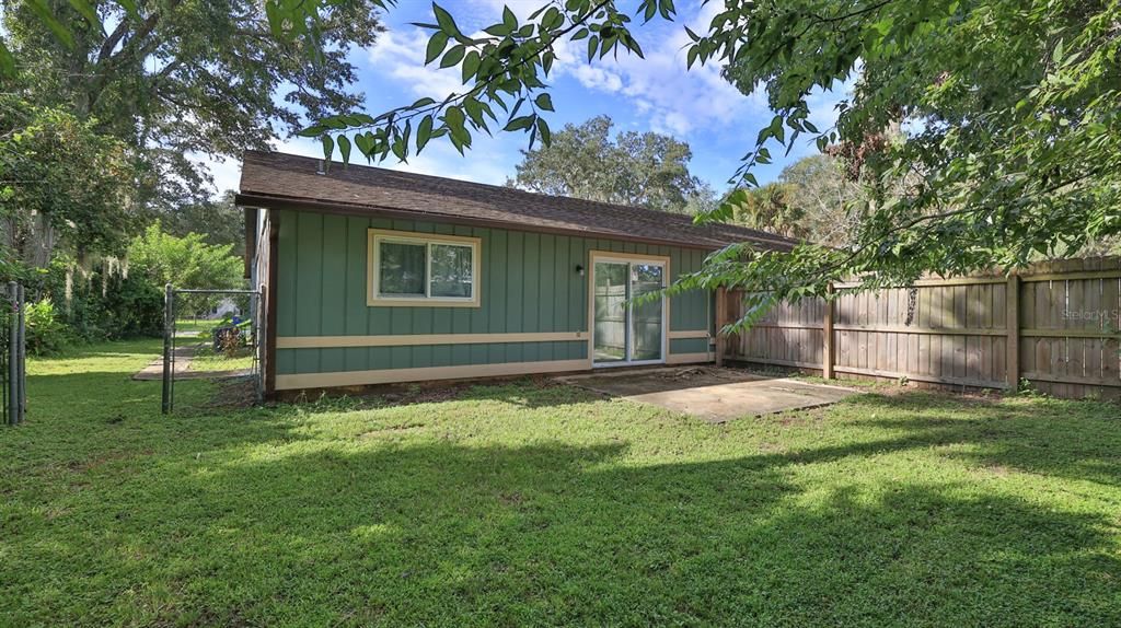 For Sale: $459,000 (4 beds, 4 baths, 1072 Square Feet)