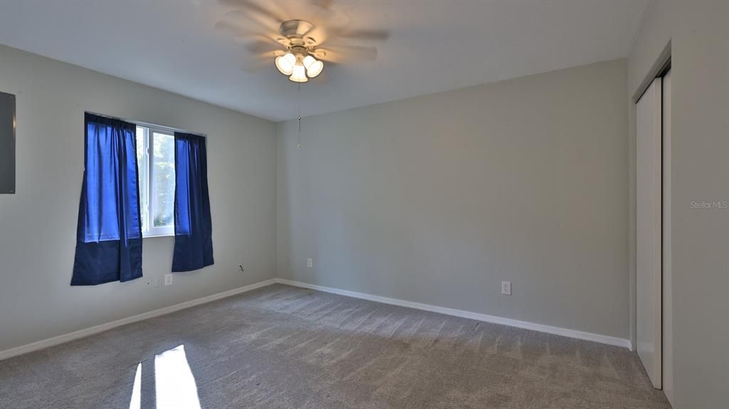 For Sale: $459,000 (4 beds, 4 baths, 1072 Square Feet)