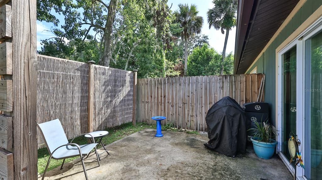 For Sale: $459,000 (4 beds, 4 baths, 1072 Square Feet)