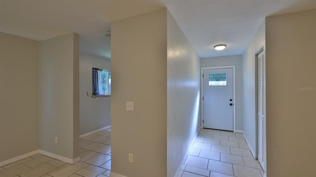 For Sale: $459,000 (4 beds, 4 baths, 1072 Square Feet)