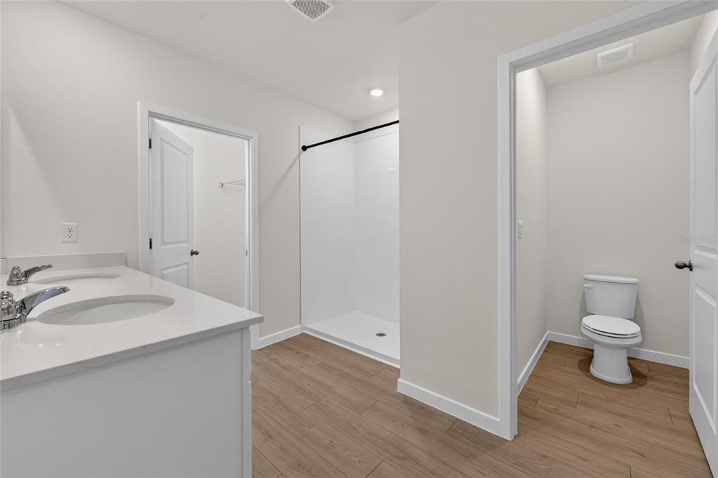 For Rent: $2,900 (5 beds, 3 baths, 2601 Square Feet)