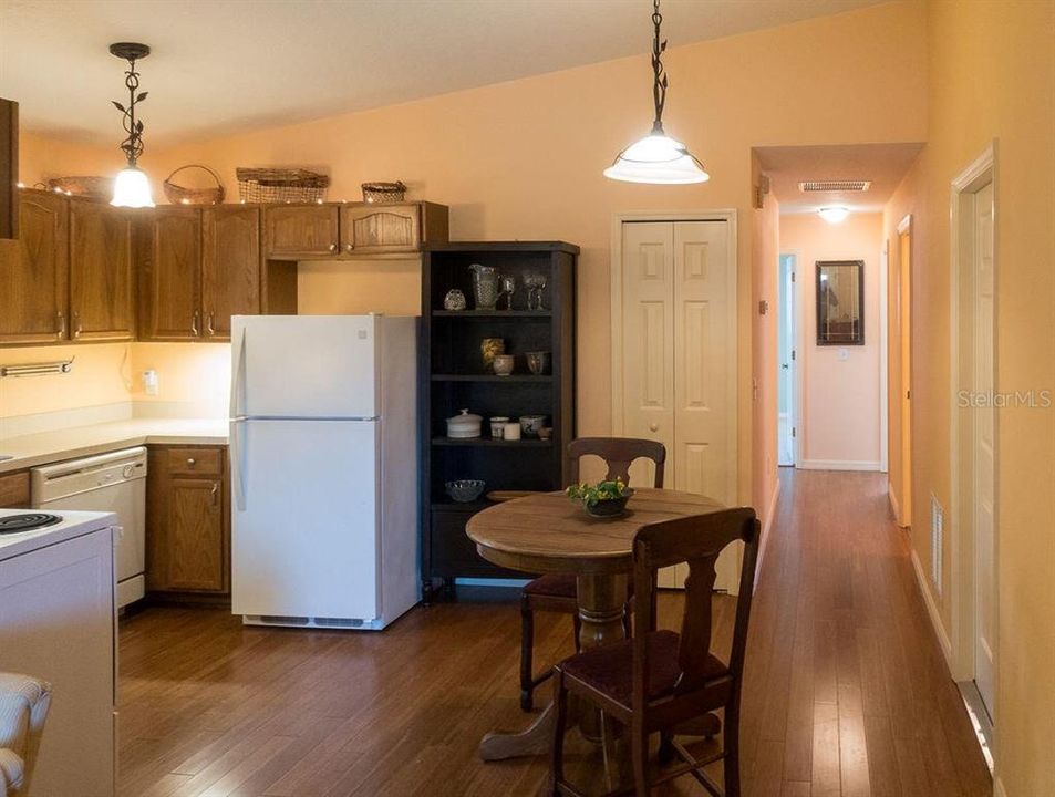 For Sale: $264,900 (3 beds, 2 baths, 1140 Square Feet)