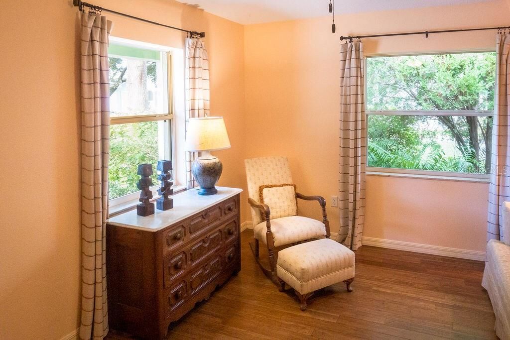 For Sale: $264,900 (3 beds, 2 baths, 1140 Square Feet)