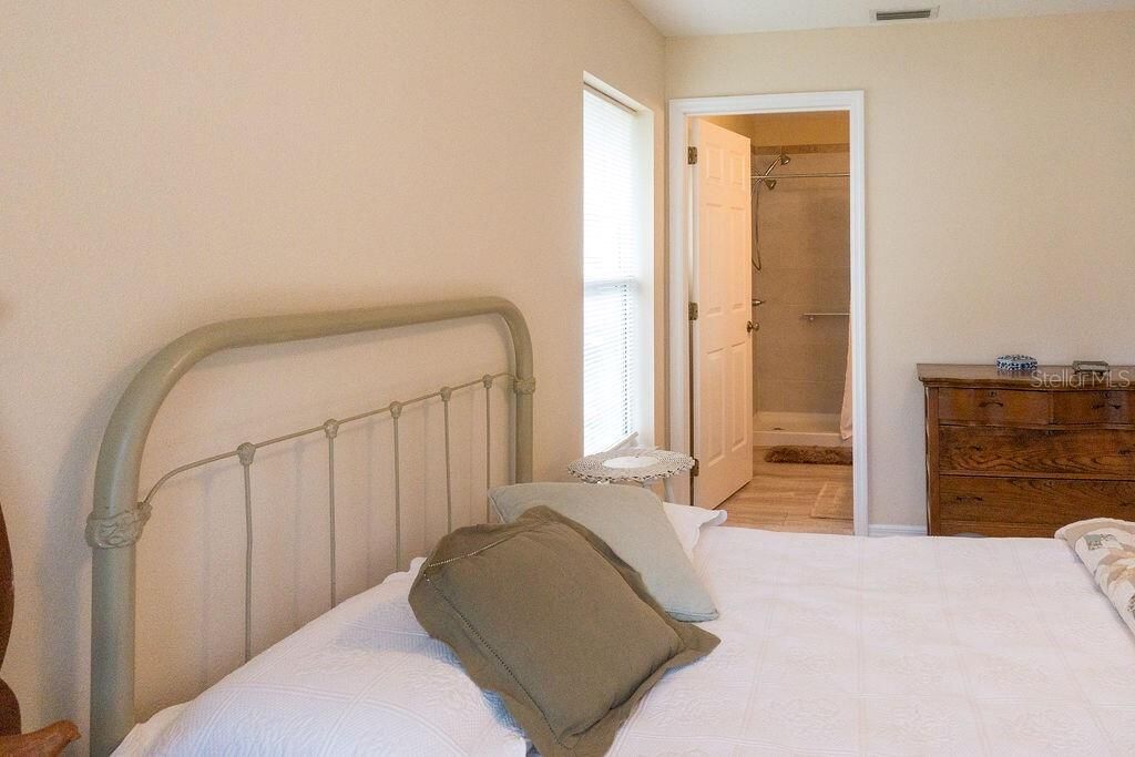 For Sale: $264,900 (3 beds, 2 baths, 1140 Square Feet)