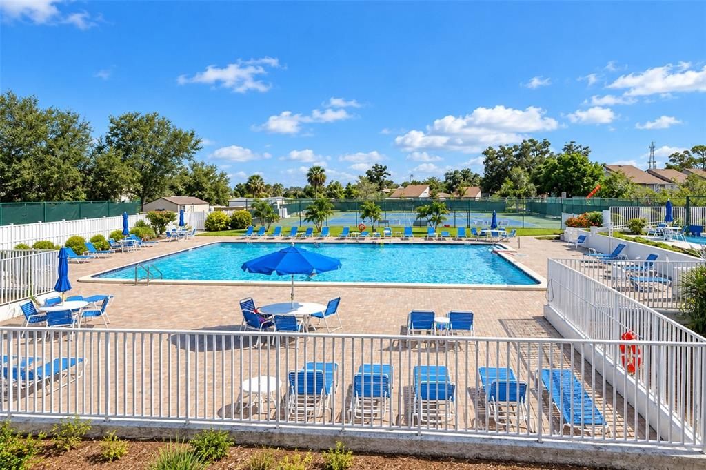 For Sale: $210,000 (2 beds, 2 baths, 888 Square Feet)