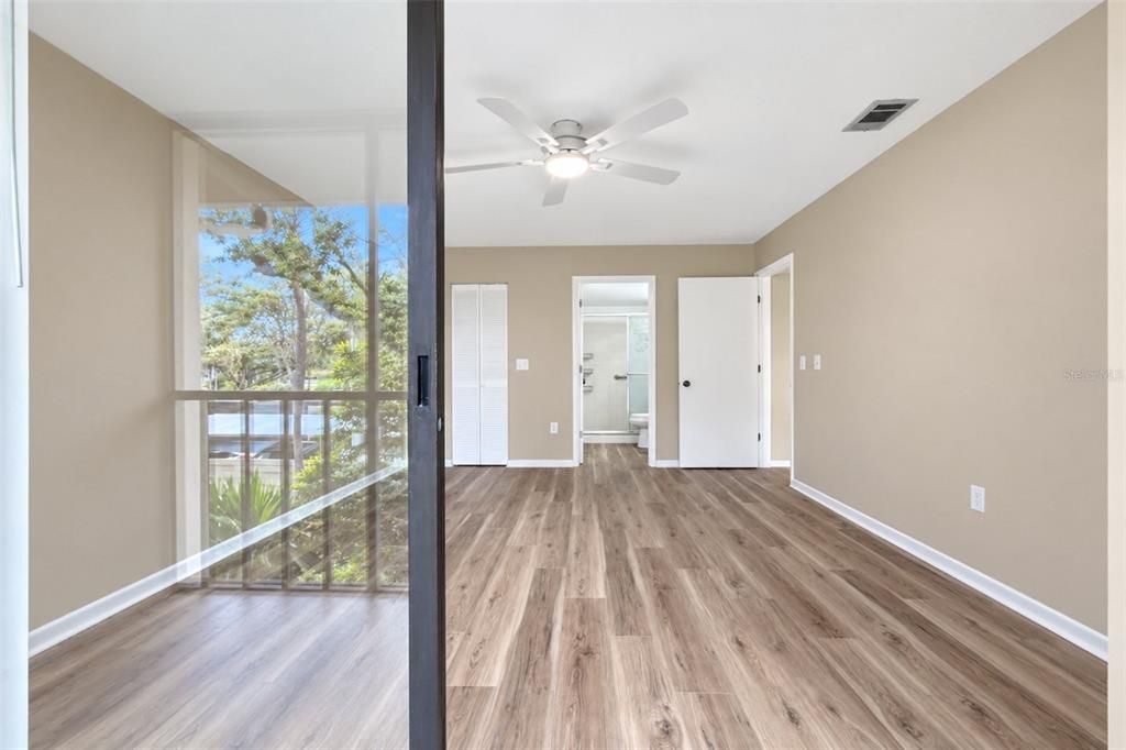 For Sale: $210,000 (2 beds, 2 baths, 888 Square Feet)