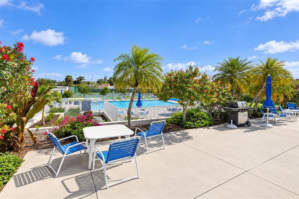 For Sale: $210,000 (2 beds, 2 baths, 888 Square Feet)
