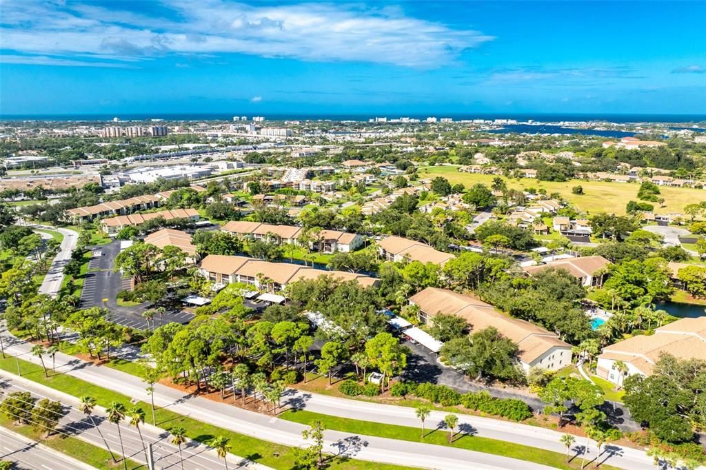 For Sale: $210,000 (2 beds, 2 baths, 888 Square Feet)