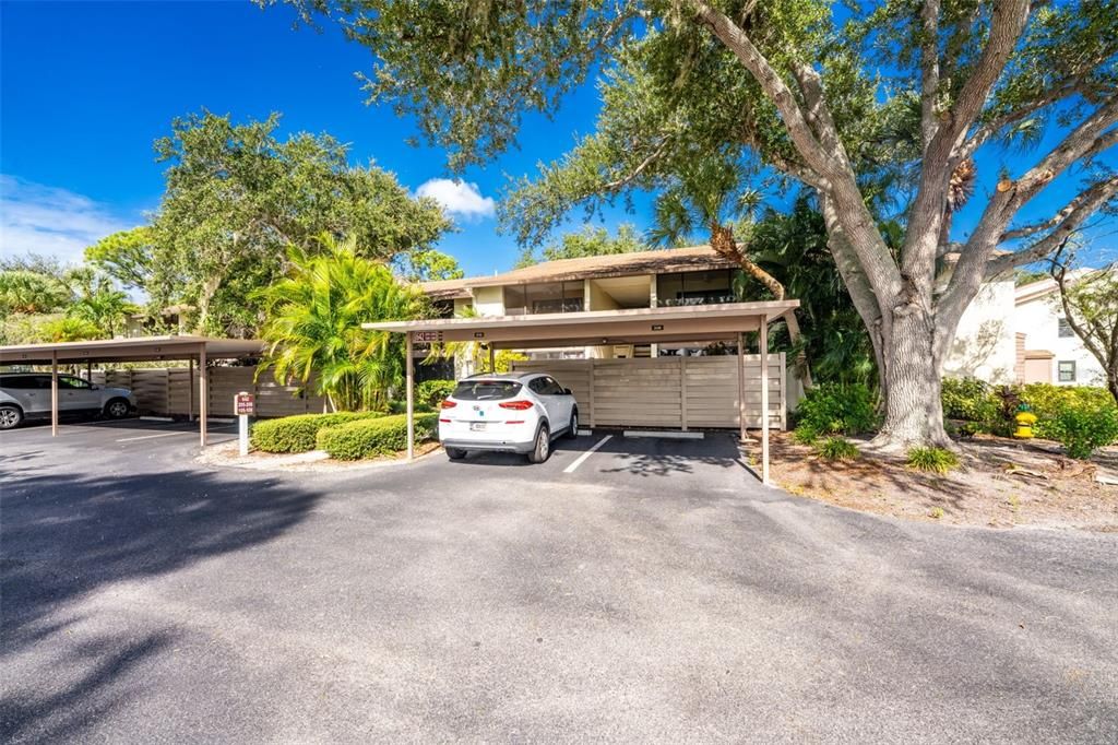 For Sale: $210,000 (2 beds, 2 baths, 888 Square Feet)
