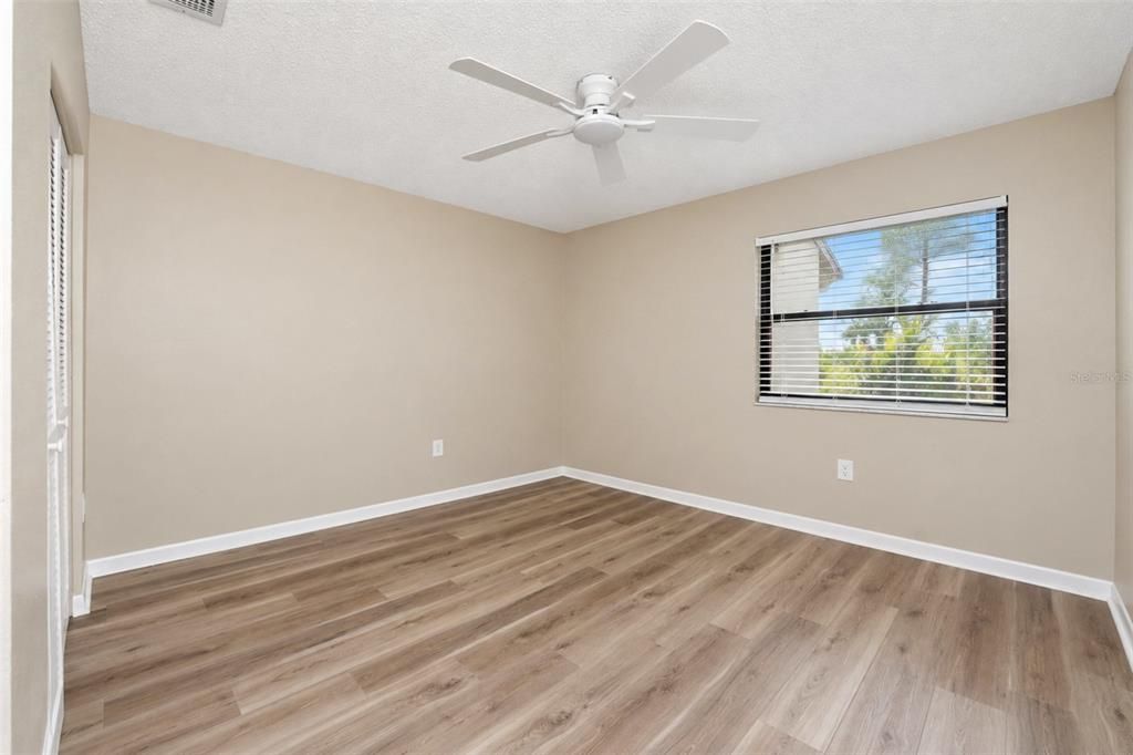 For Sale: $210,000 (2 beds, 2 baths, 888 Square Feet)