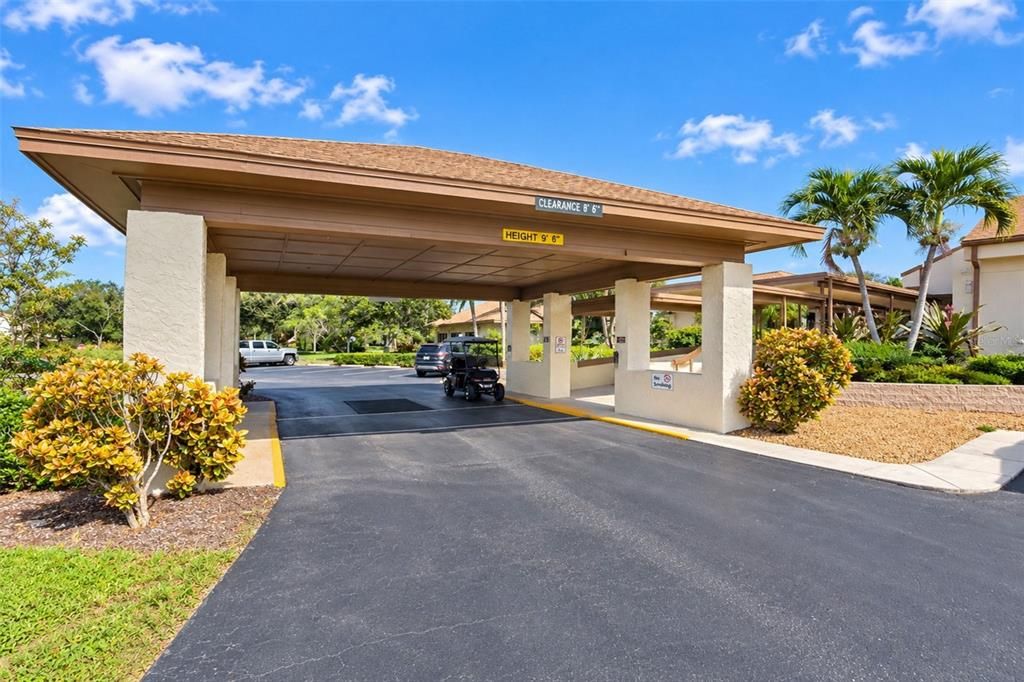 For Sale: $210,000 (2 beds, 2 baths, 888 Square Feet)