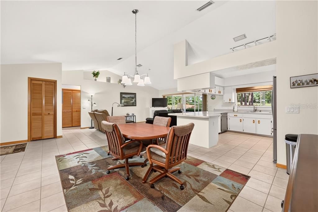 Active With Contract: $295,000 (3 beds, 2 baths, 1763 Square Feet)