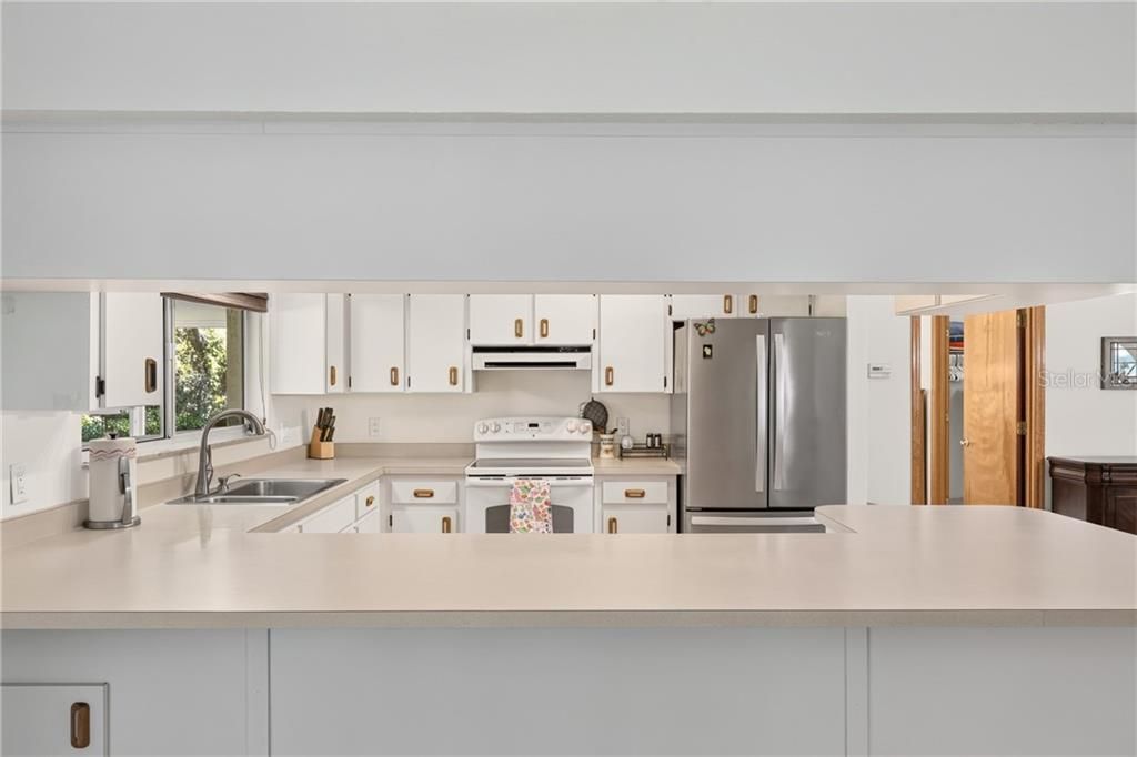 Active With Contract: $295,000 (3 beds, 2 baths, 1763 Square Feet)