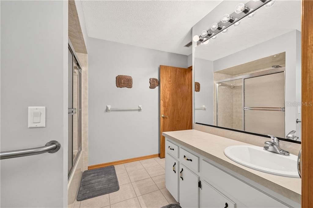 Active With Contract: $295,000 (3 beds, 2 baths, 1763 Square Feet)