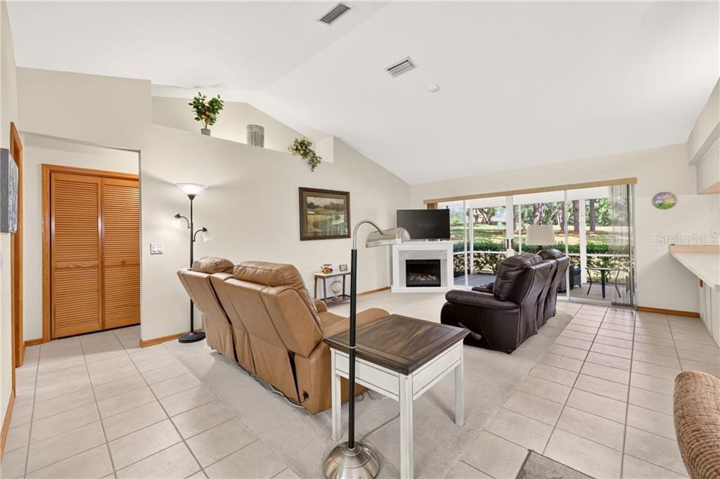 Active With Contract: $295,000 (3 beds, 2 baths, 1763 Square Feet)