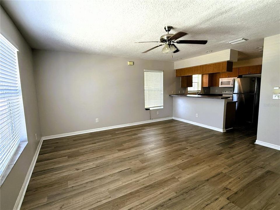 For Rent: $1,849 (2 beds, 1 baths, 800 Square Feet)