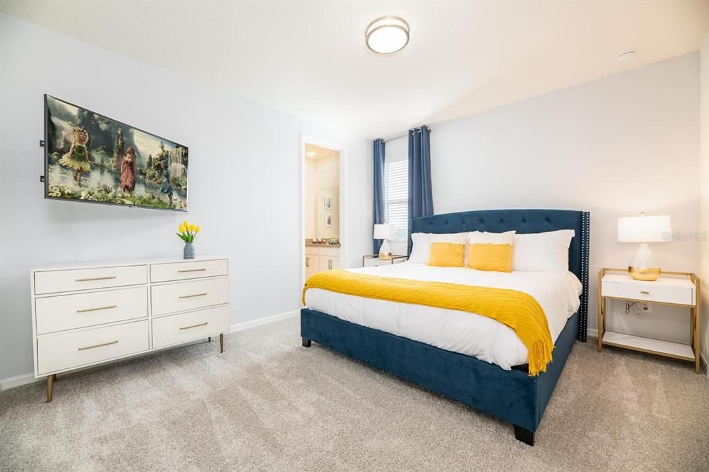 For Sale: $750,000 (9 beds, 6 baths, 4363 Square Feet)