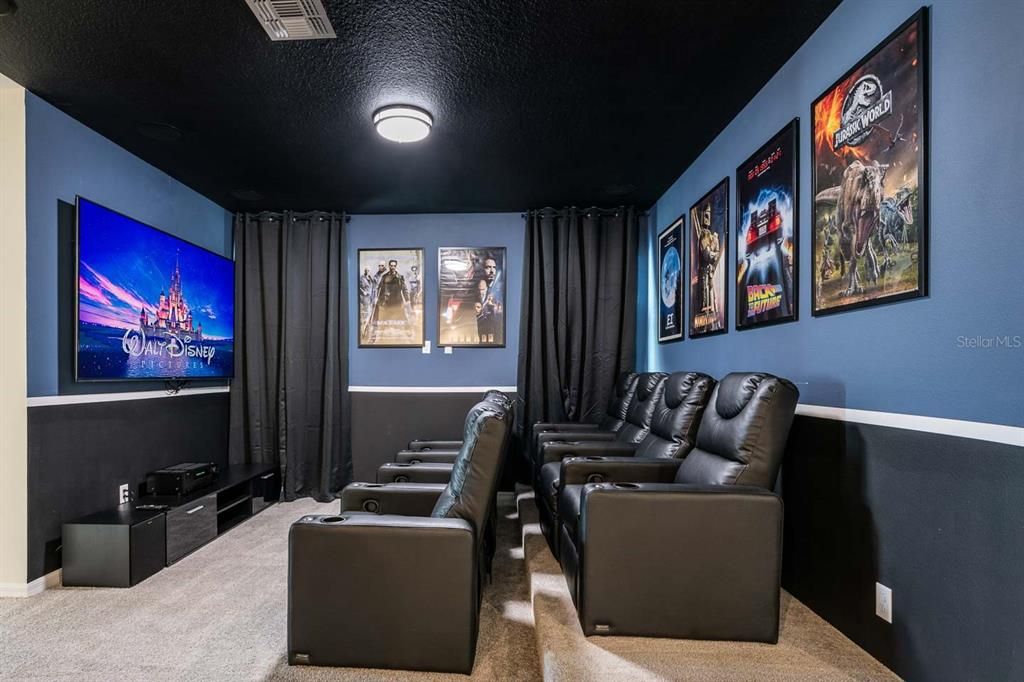 For Sale: $750,000 (9 beds, 6 baths, 4363 Square Feet)