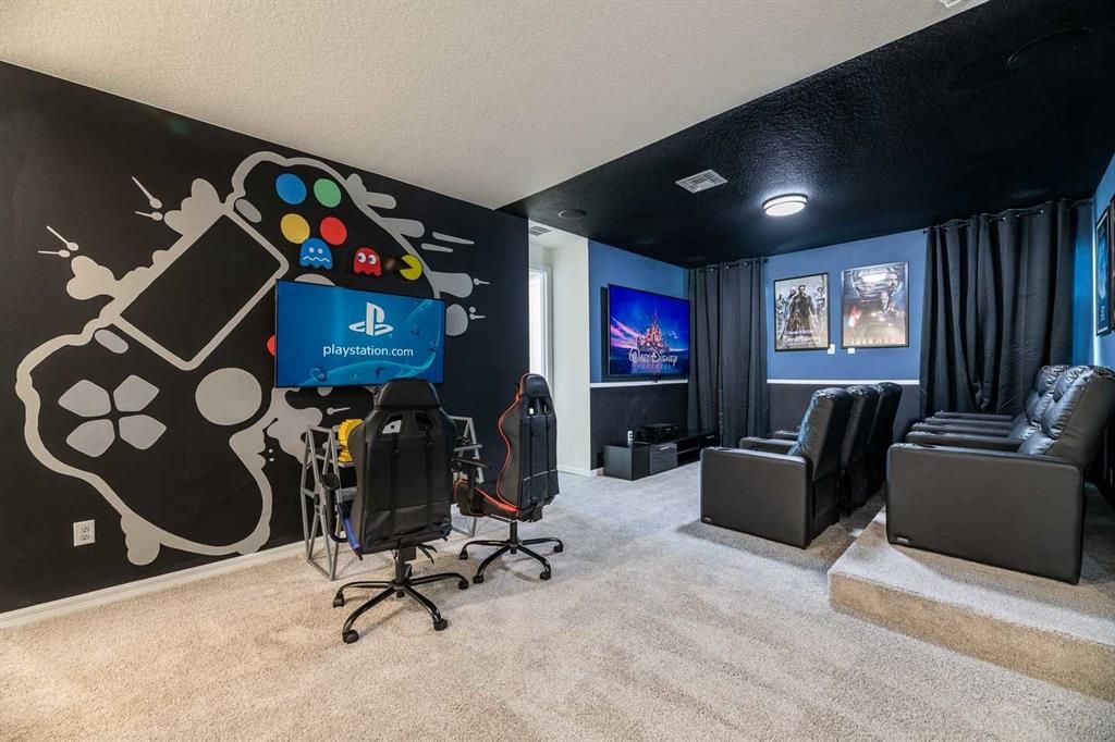 For Sale: $750,000 (9 beds, 6 baths, 4363 Square Feet)