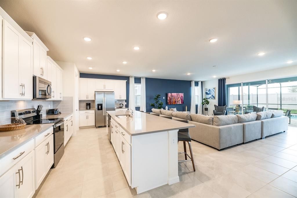 For Sale: $750,000 (9 beds, 6 baths, 4363 Square Feet)