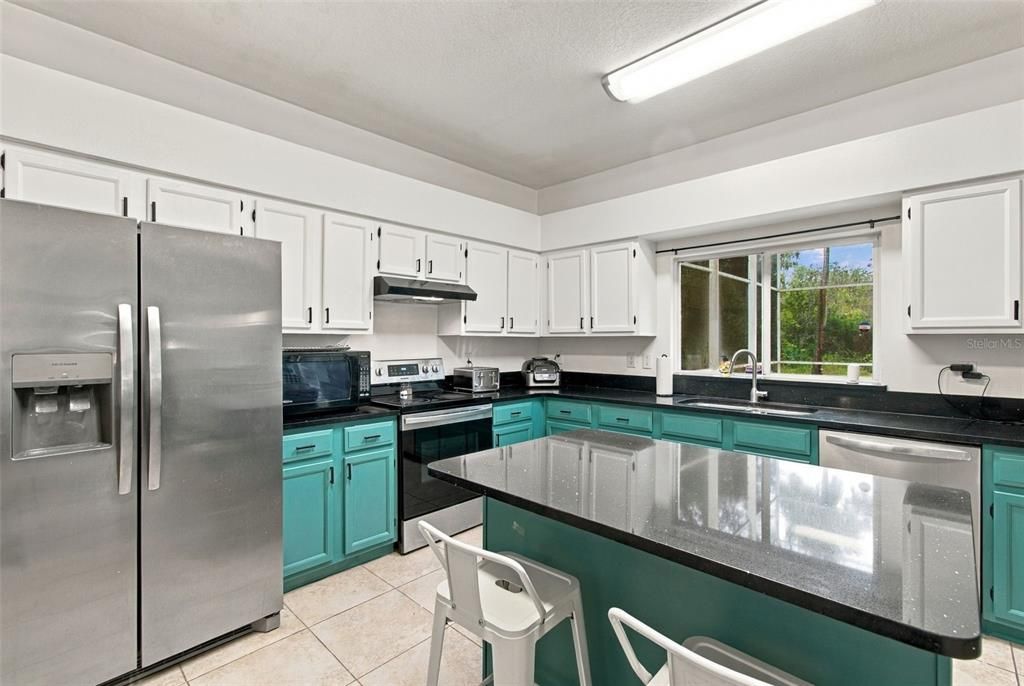 For Sale: $699,900 (6 beds, 3 baths, 3735 Square Feet)
