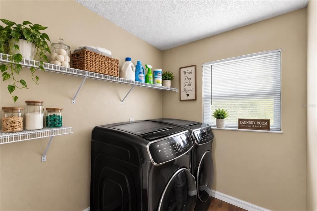 For Sale: $240,000 (3 beds, 2 baths, 1517 Square Feet)